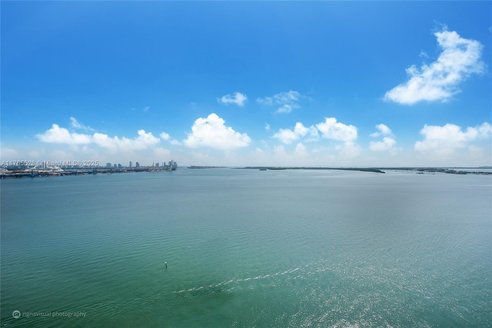 800 Claughton Island Dr #2202, Miami FL 33131