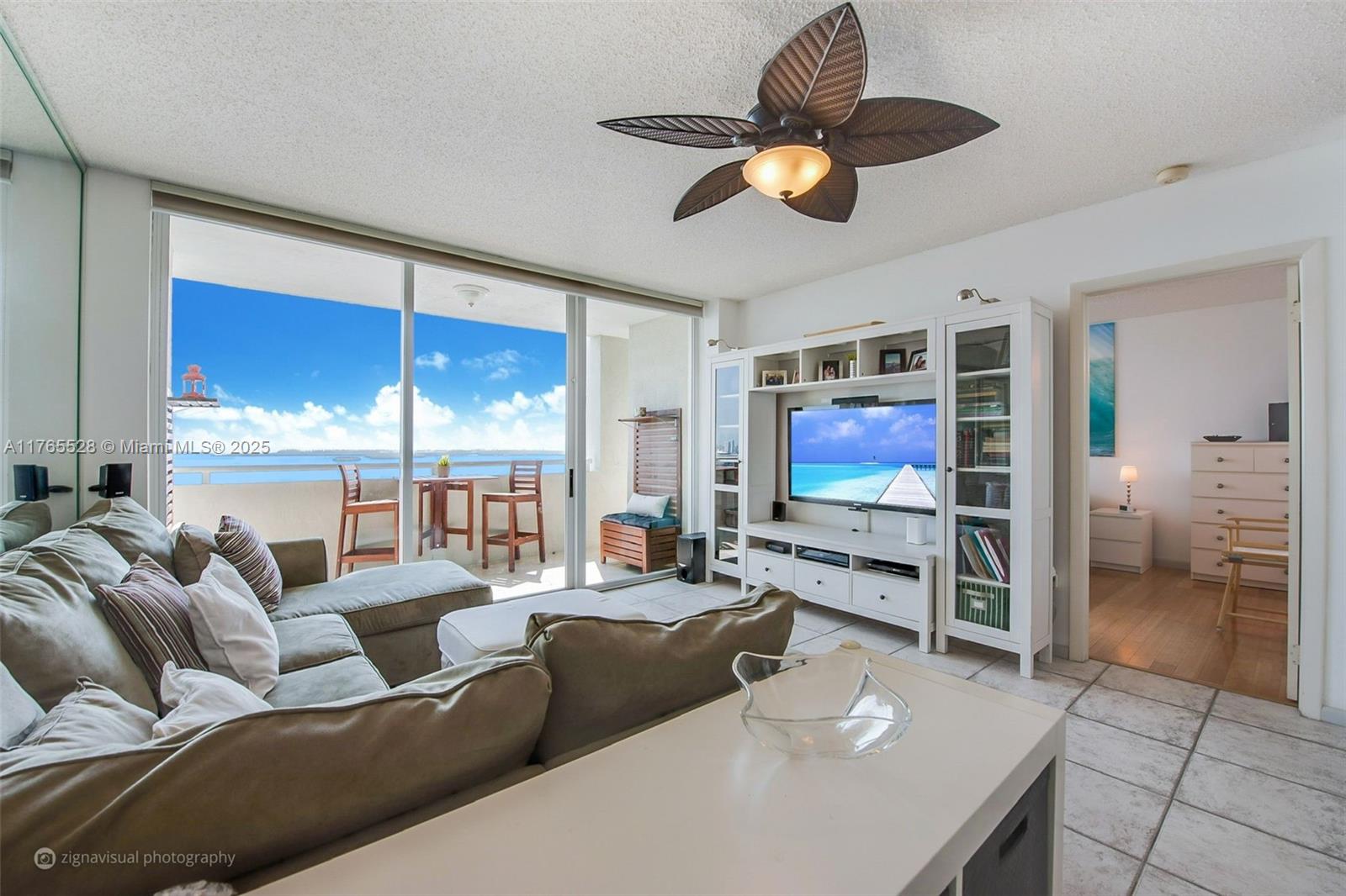 800 Claughton Island Dr #2202, Miami FL 33131