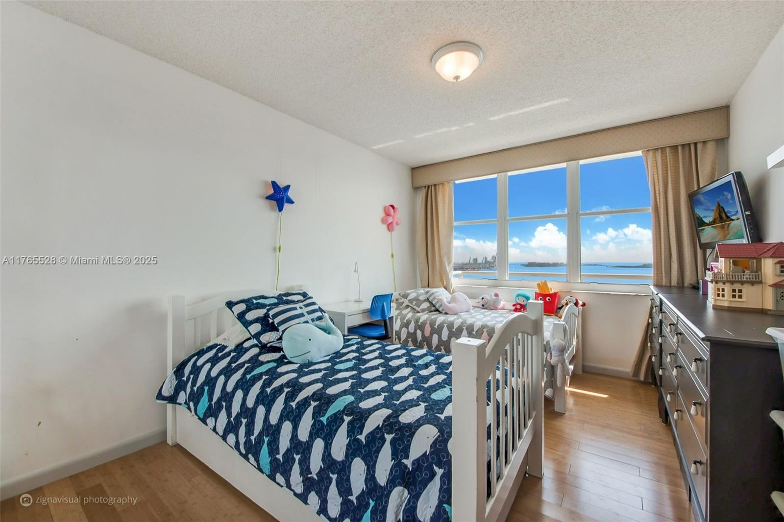 800 Claughton Island Dr #2202, Miami FL 33131
