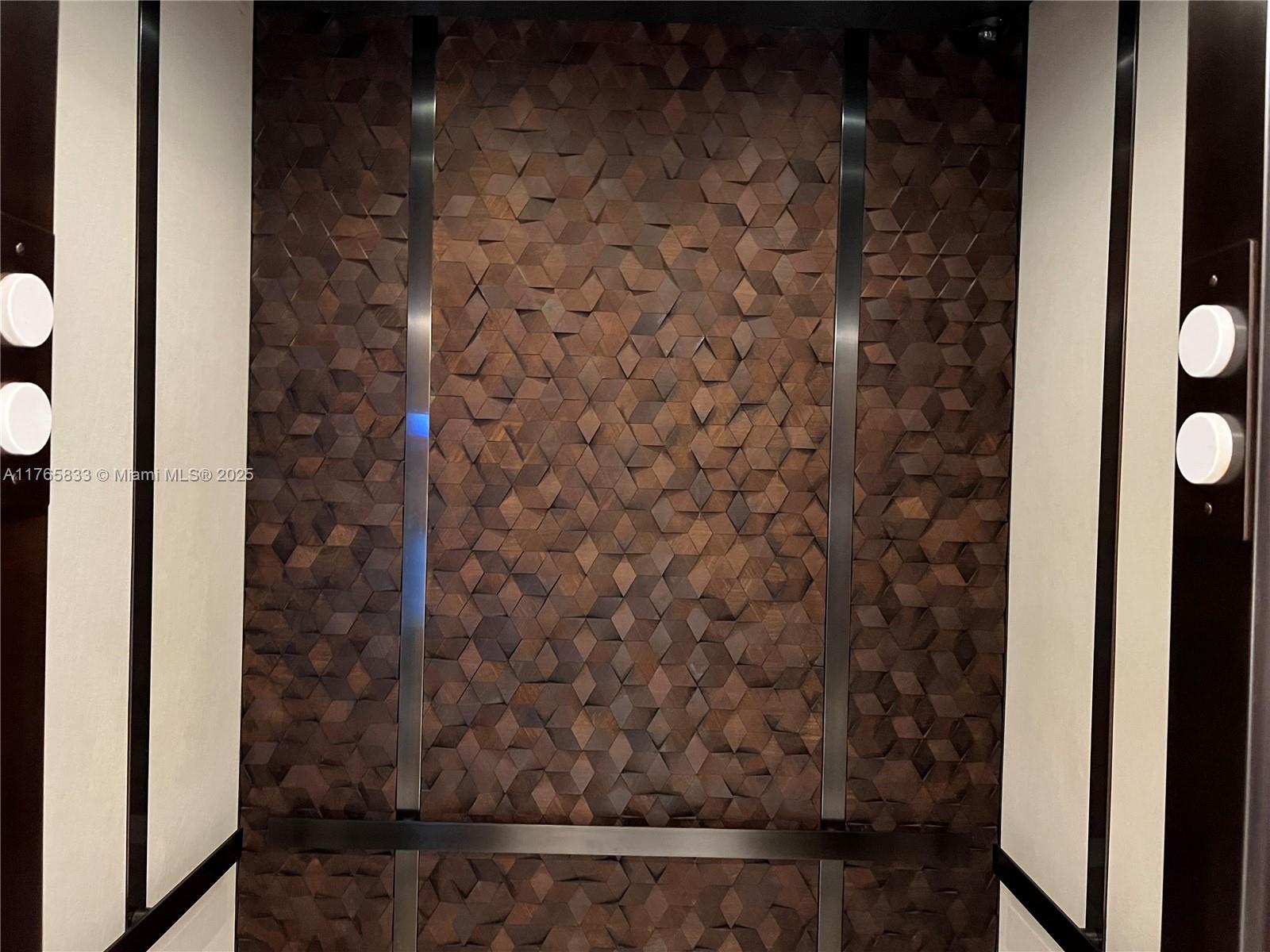 Apartamento à Venda em Miami, FL