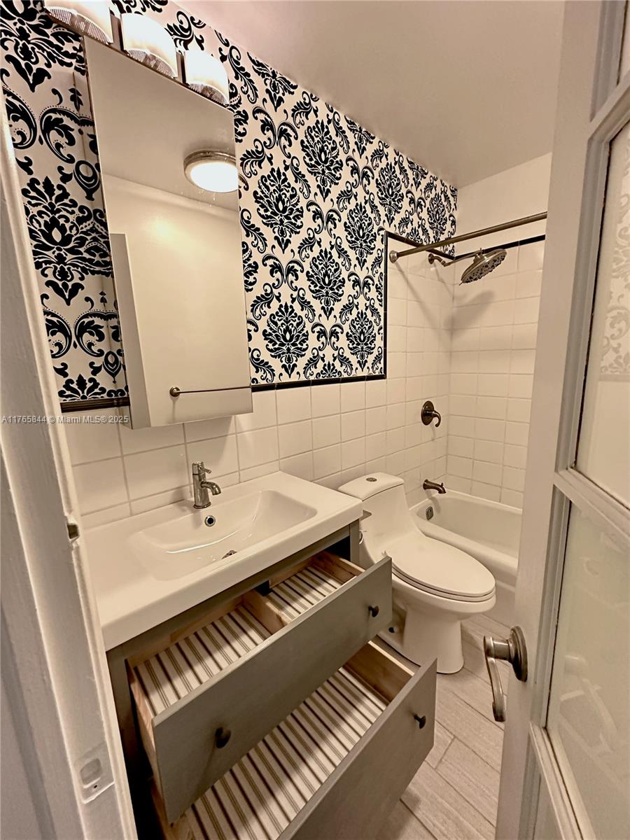 2201 NE 66th St #1301, Fort Lauderdale, Florida image 7
