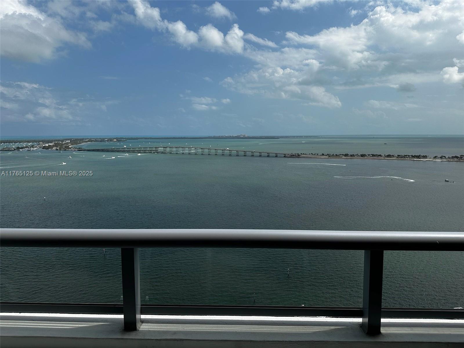 Apartamento à Venda em Miami, FL