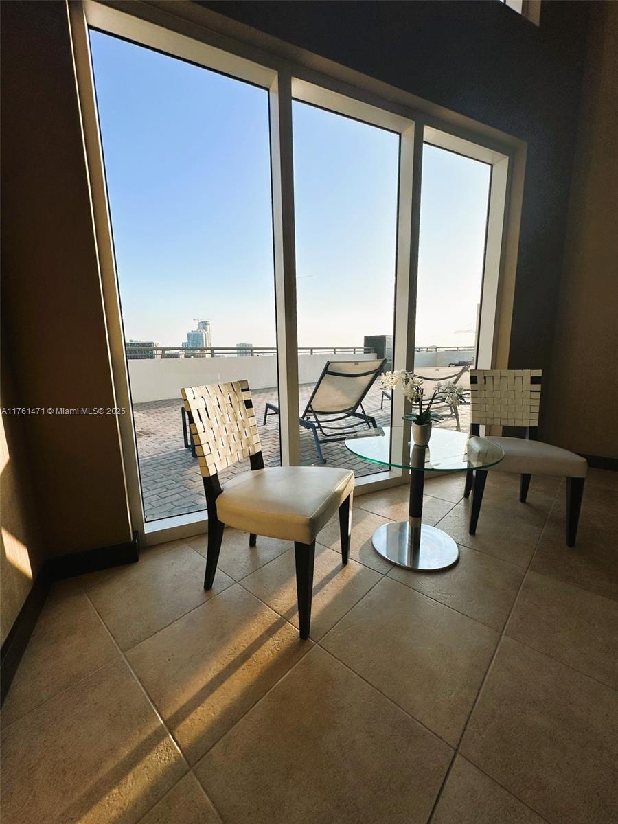 60 SW 13th St #1807, Miami FL 33130