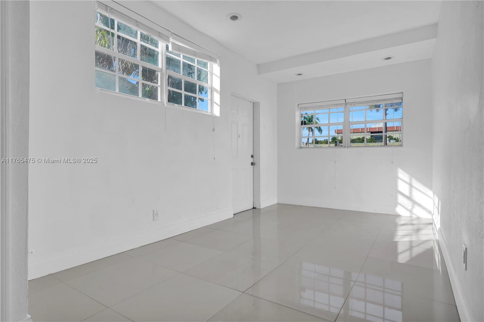 1290 NE 162nd St, North Miami Beach, Florida image 17