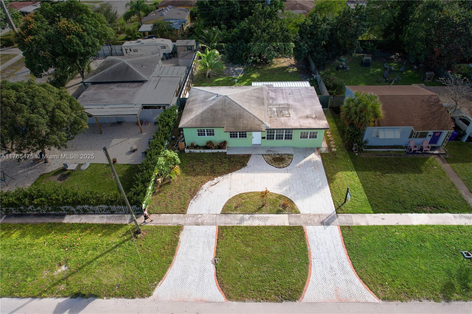 1290 NE 162nd St, North Miami Beach, Florida image 3