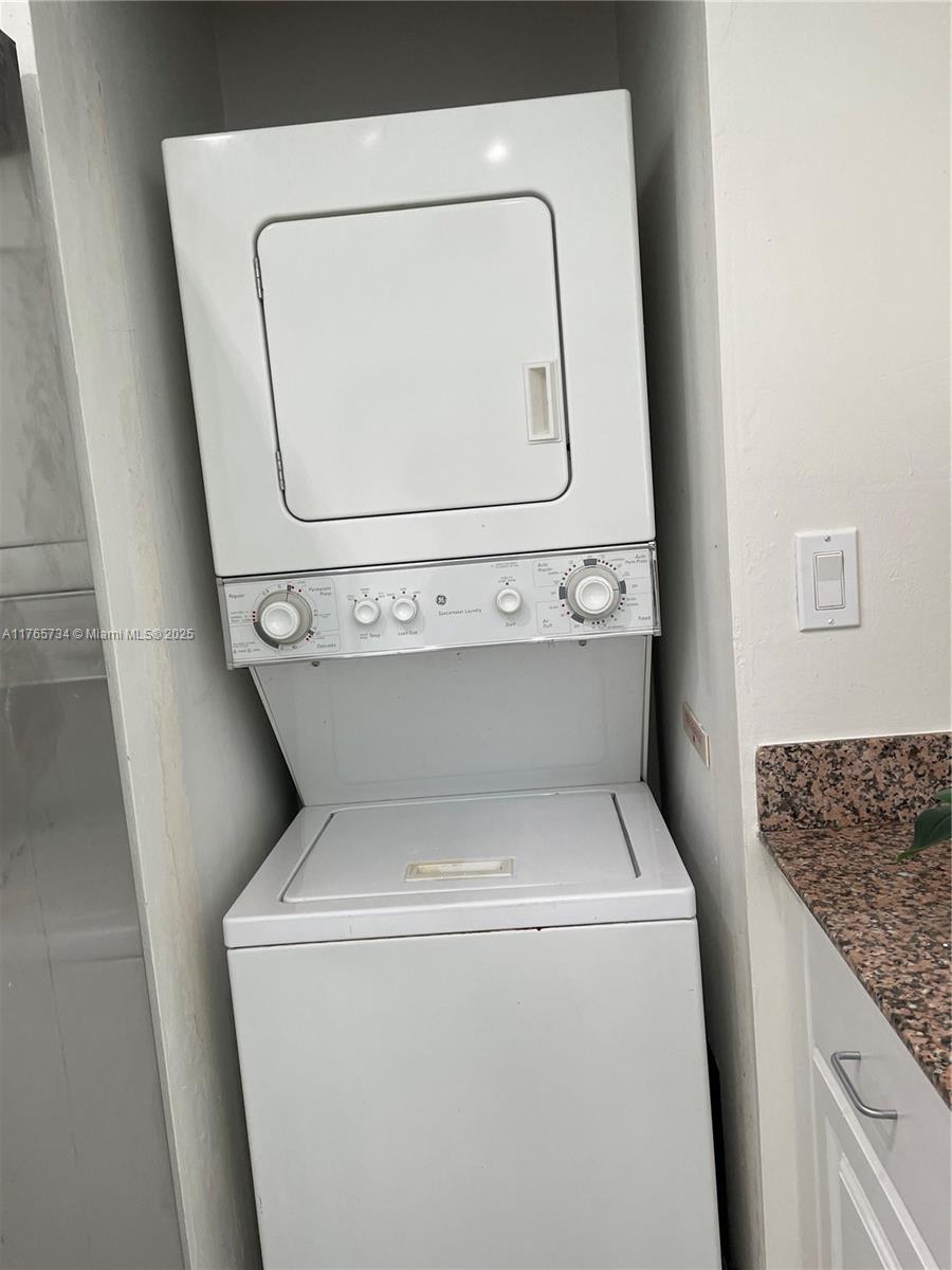 1155 Brickell Bay Dr #307, Miami FL 33131