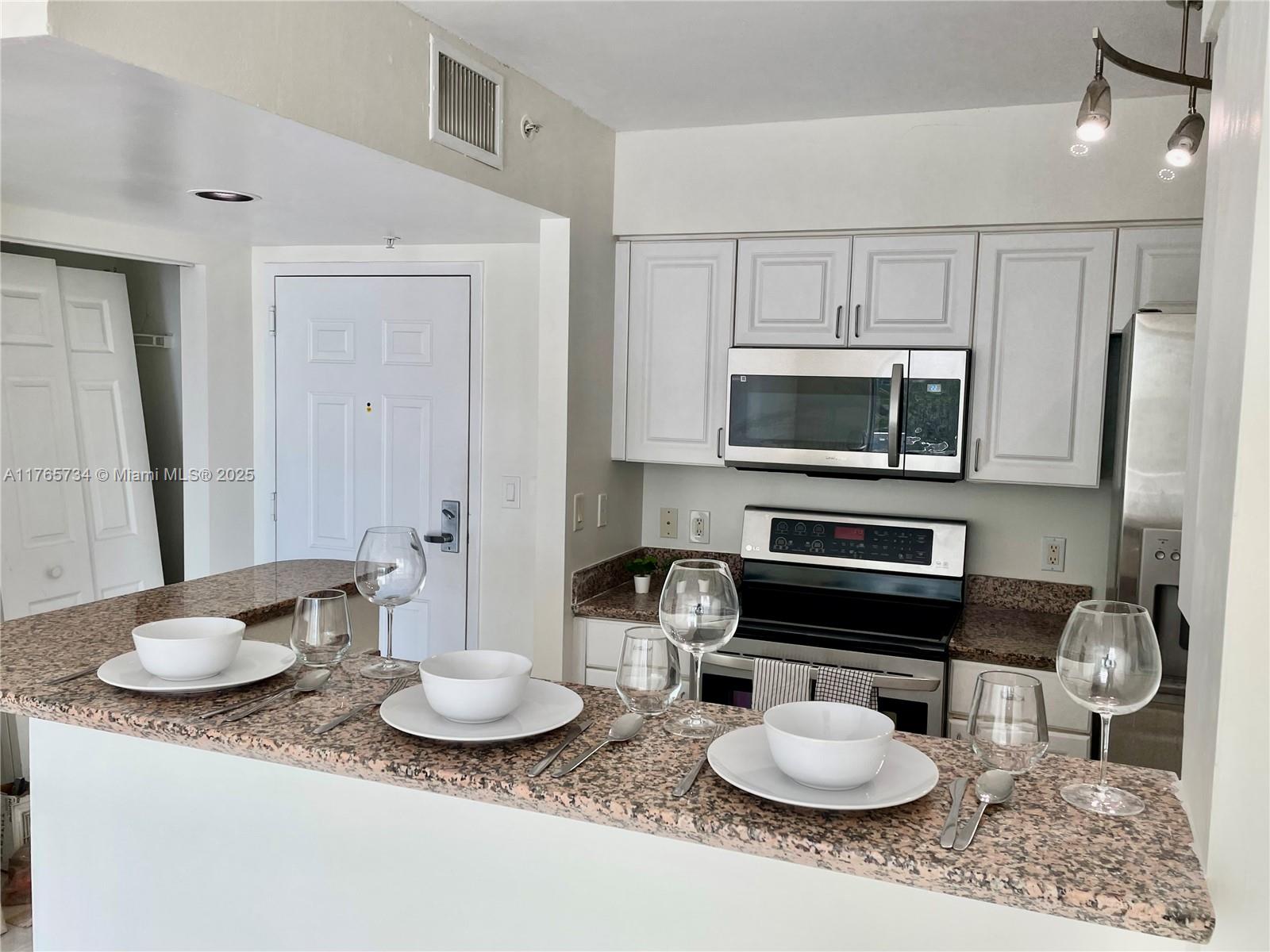 1155 Brickell Bay Dr #307, Miami FL 33131