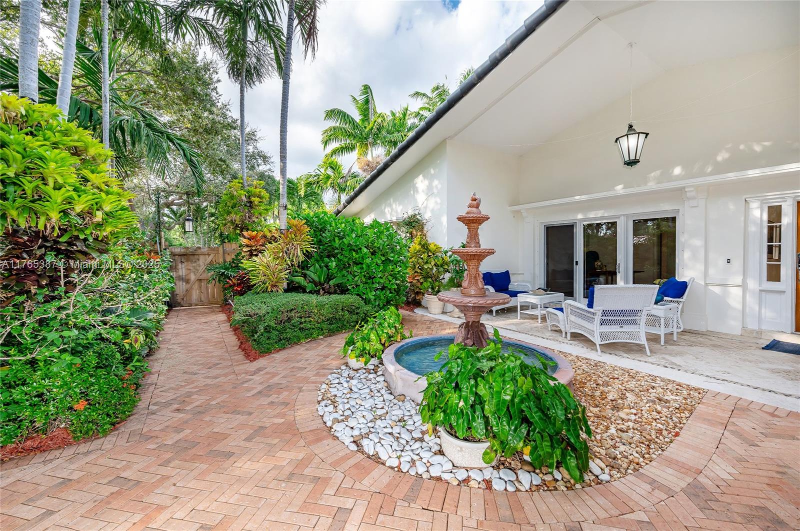 269 Cranwood Dr, Key Biscayne, Florida image 2