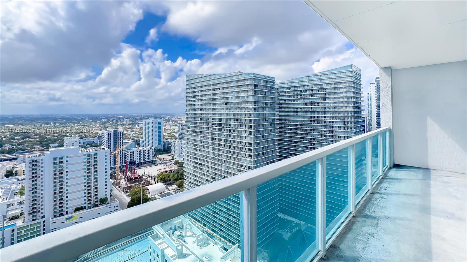 Condo for Sale in Miami, FL