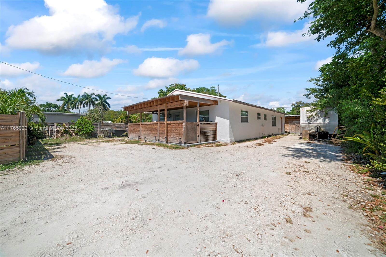 4417 SW 52nd St, Dania Beach, Florida image 4