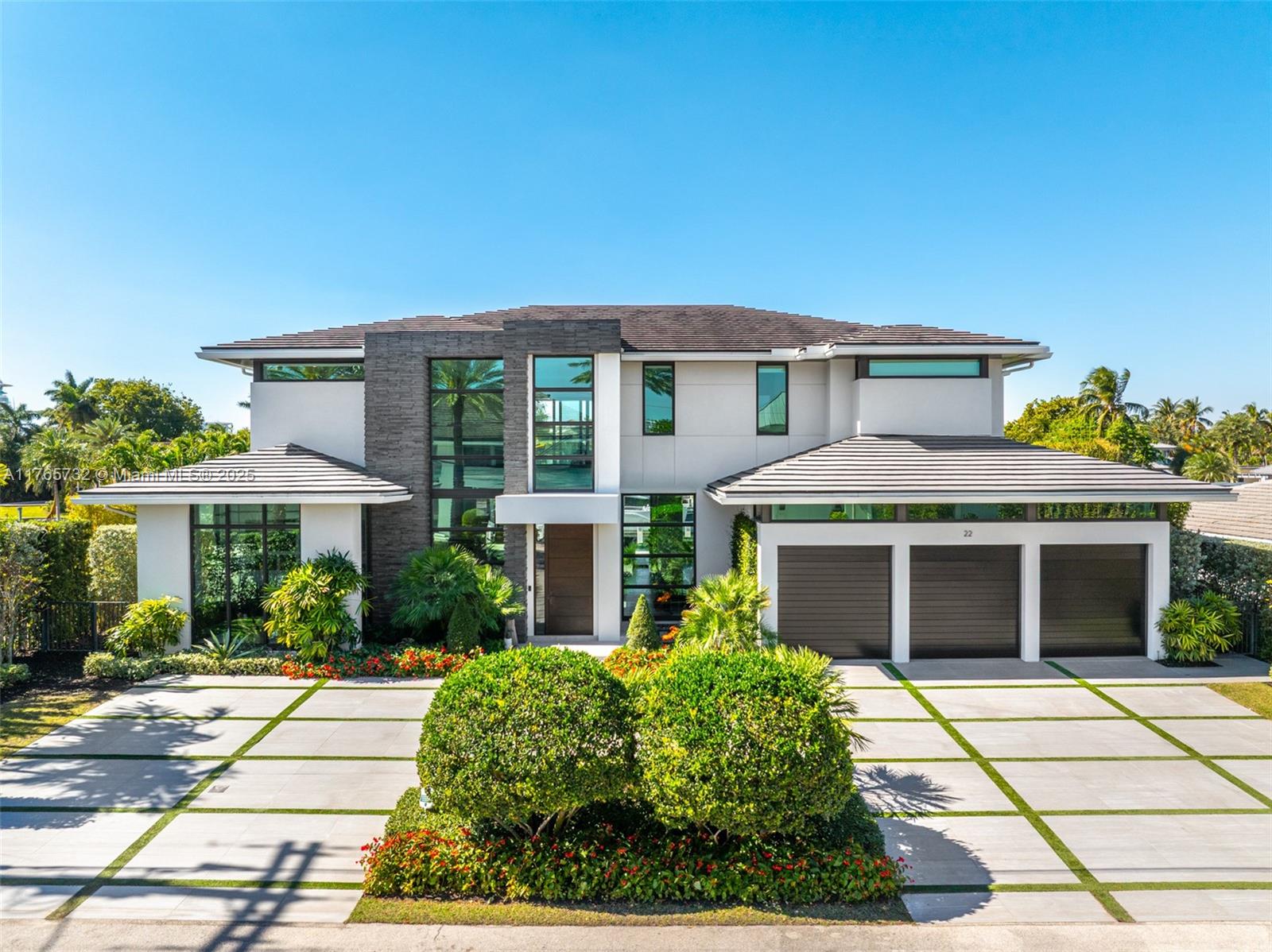 22  Isla Bahia Dr  For Sale A11765732, FL