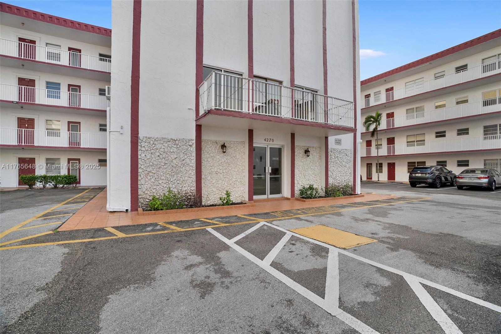 4270 NW 40th St #106, Lauderdale Lakes, Florida image 3