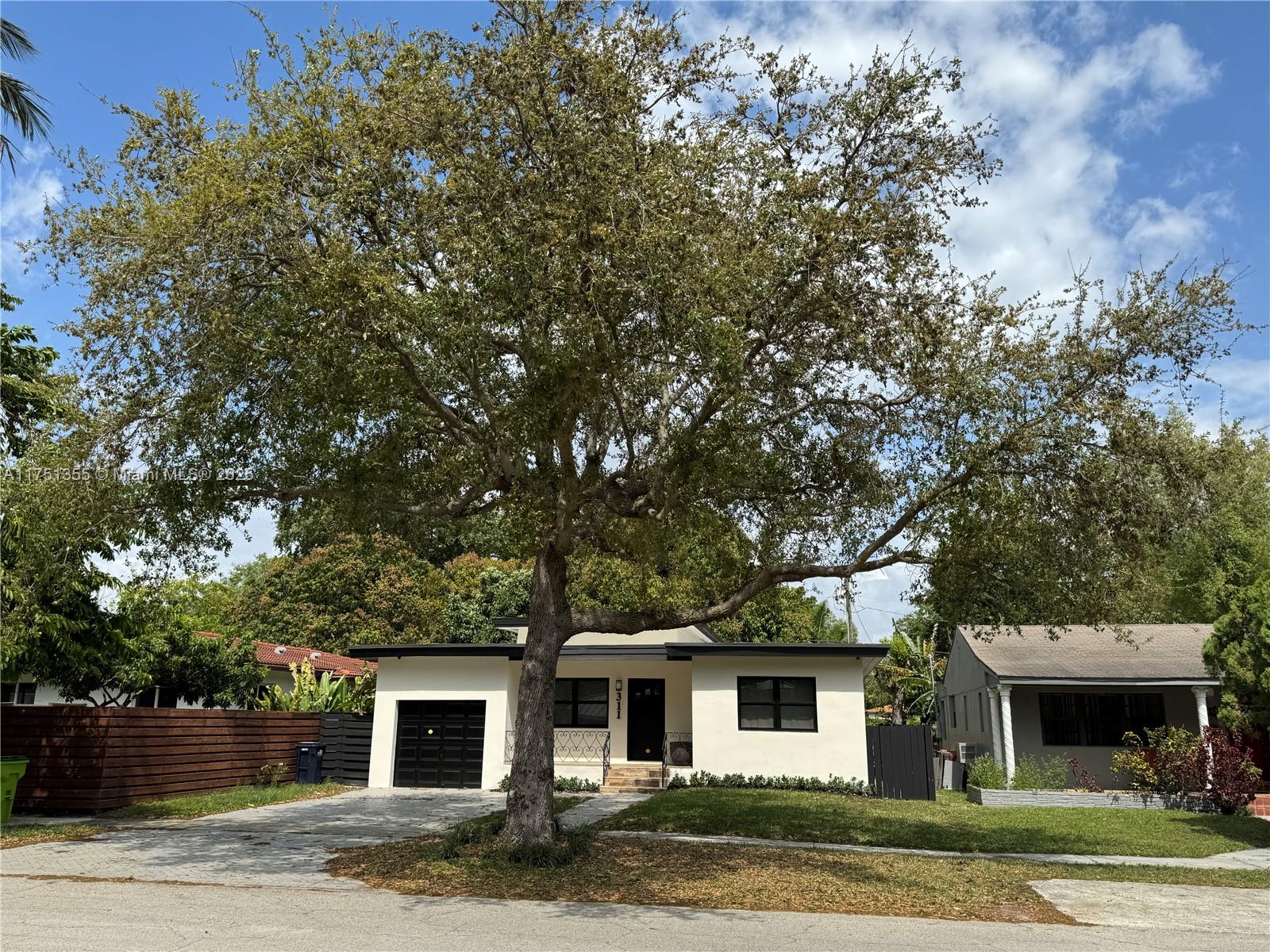 311 NE 90th St, El Portal, Florida image 20
