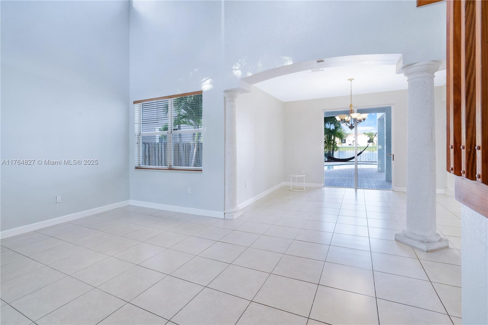 Listing Photo 8