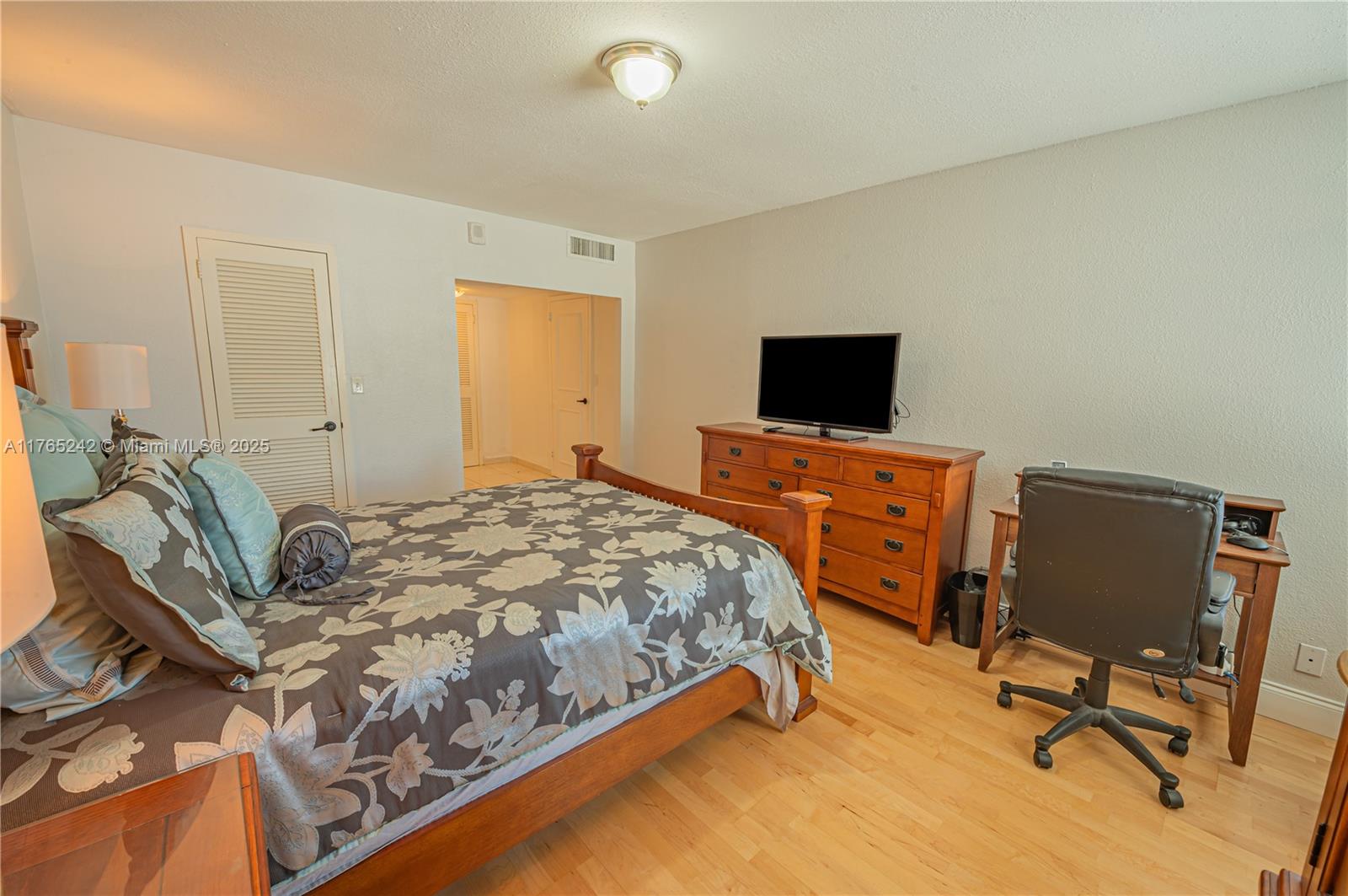 Listing Photo 42