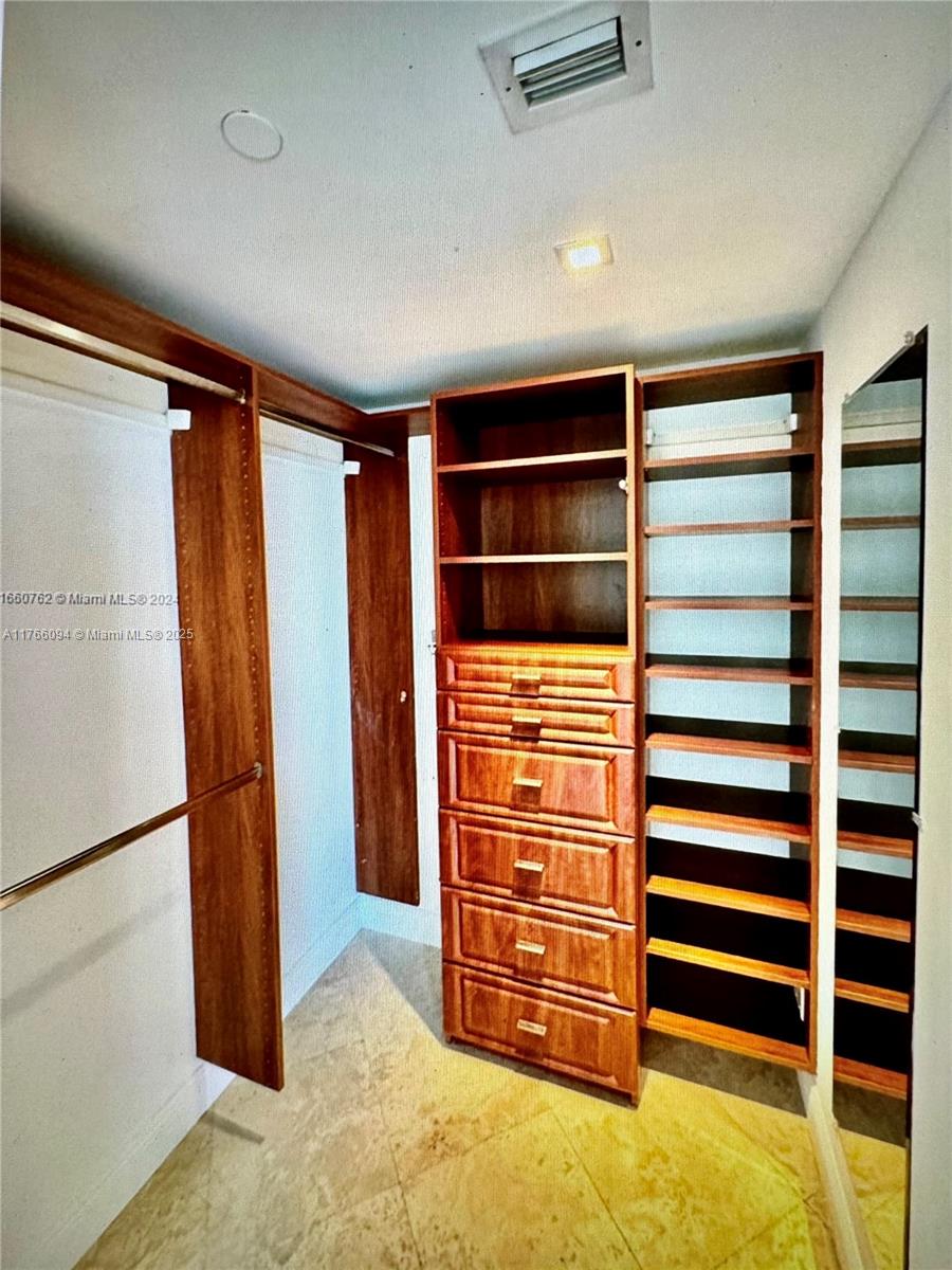 350 S Miami Ave #2912, Miami FL 33130