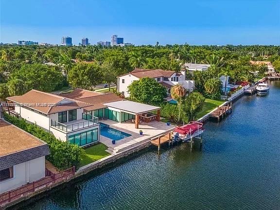 1025  Diplomat Pkwy  For Sale A11765385, FL