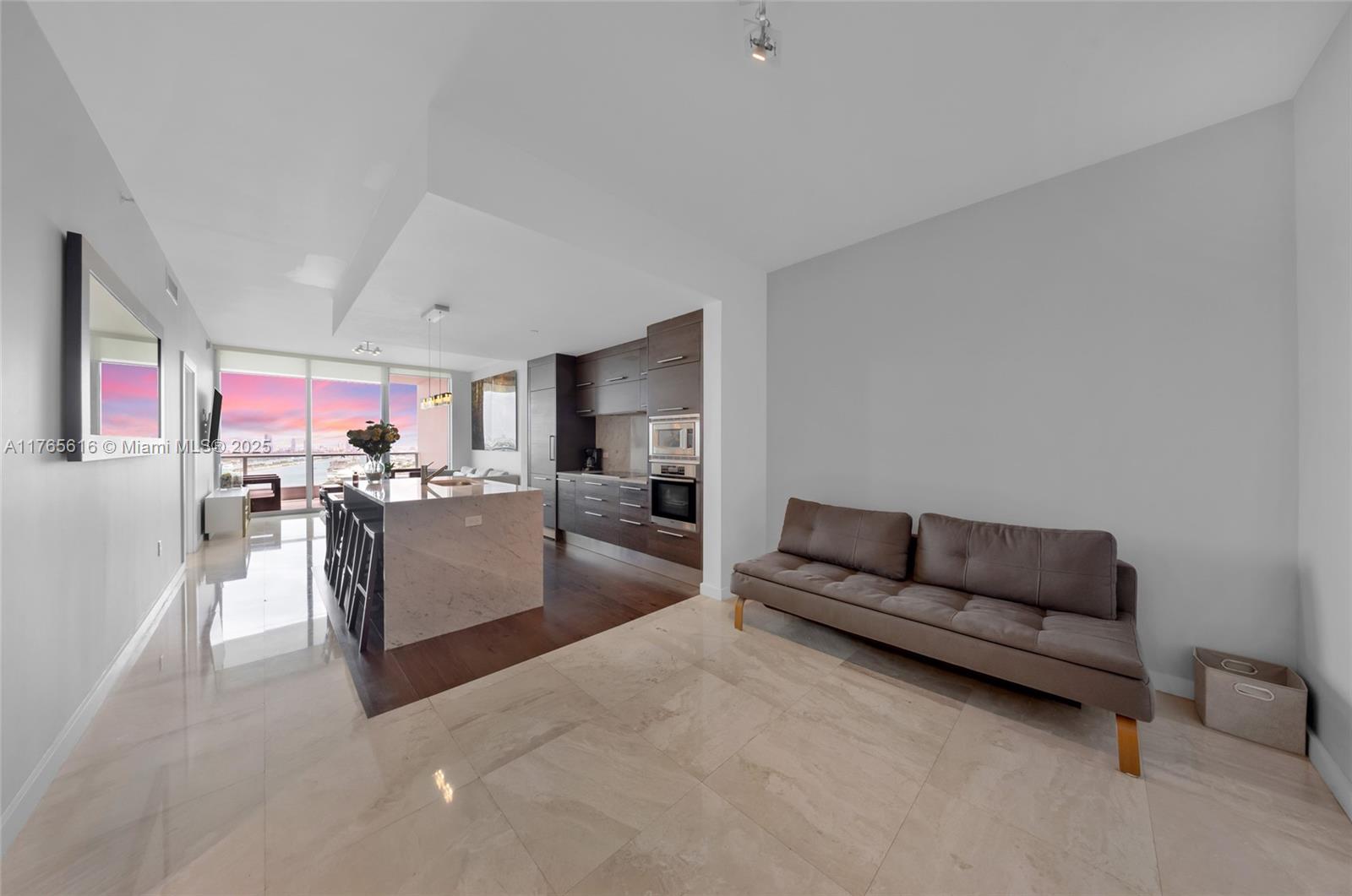 900 Biscayne Blvd #3107, Miami FL 33132