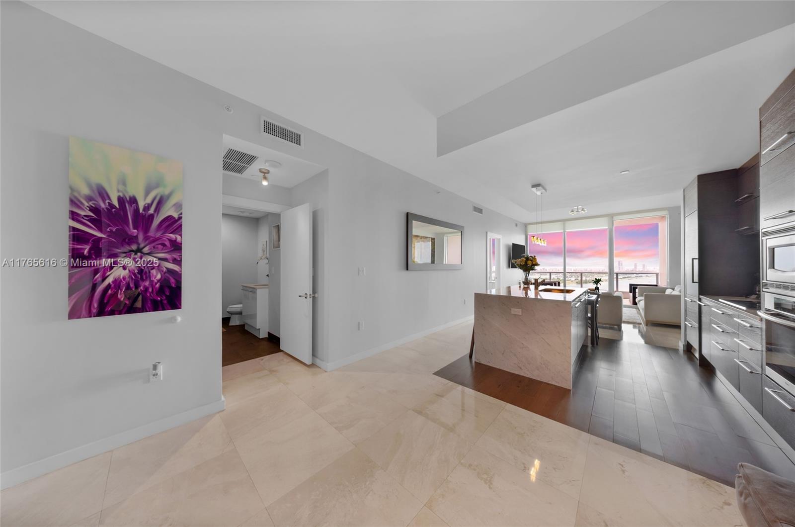 900 Biscayne Blvd #3107, Miami FL 33132