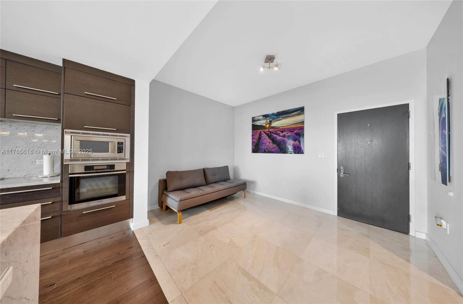 900 Biscayne Blvd #3107, Miami FL 33132