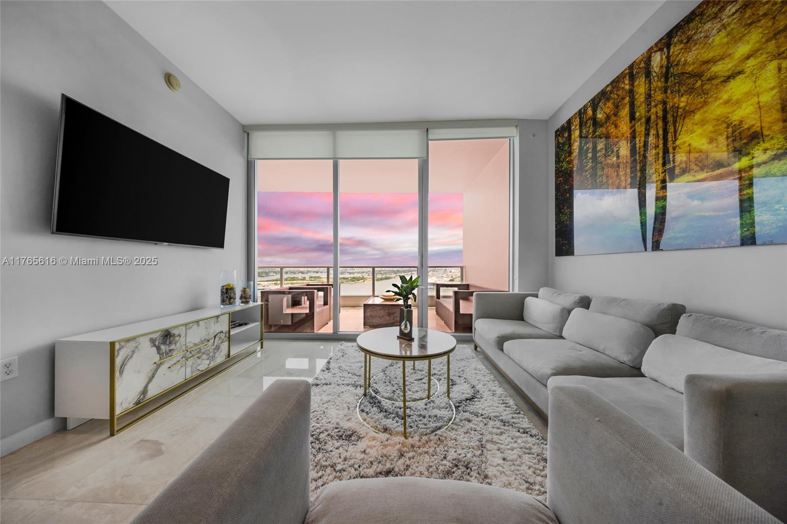 900 Biscayne Blvd #3107, Miami FL 33132