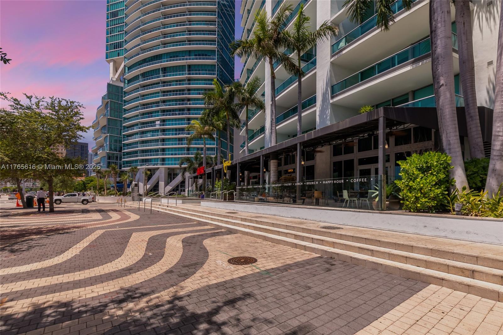 900 Biscayne Blvd #3107, Miami FL 33132