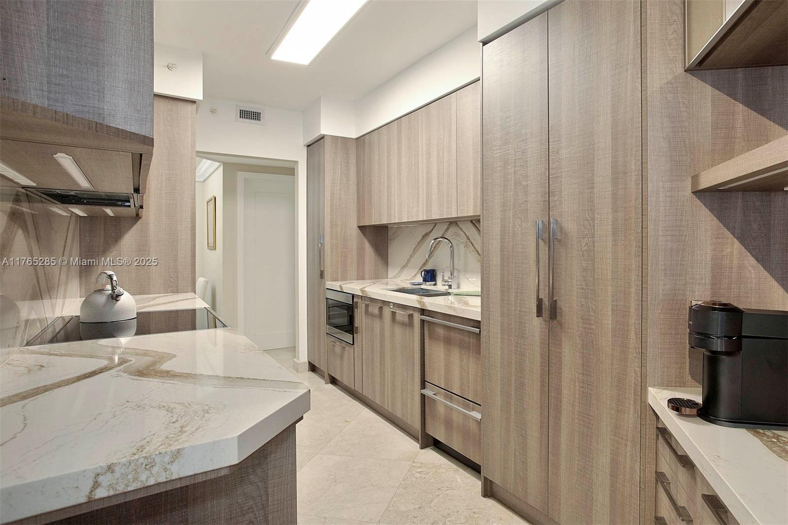 4775 Collins Ave #704, Miami Beach FL 33140