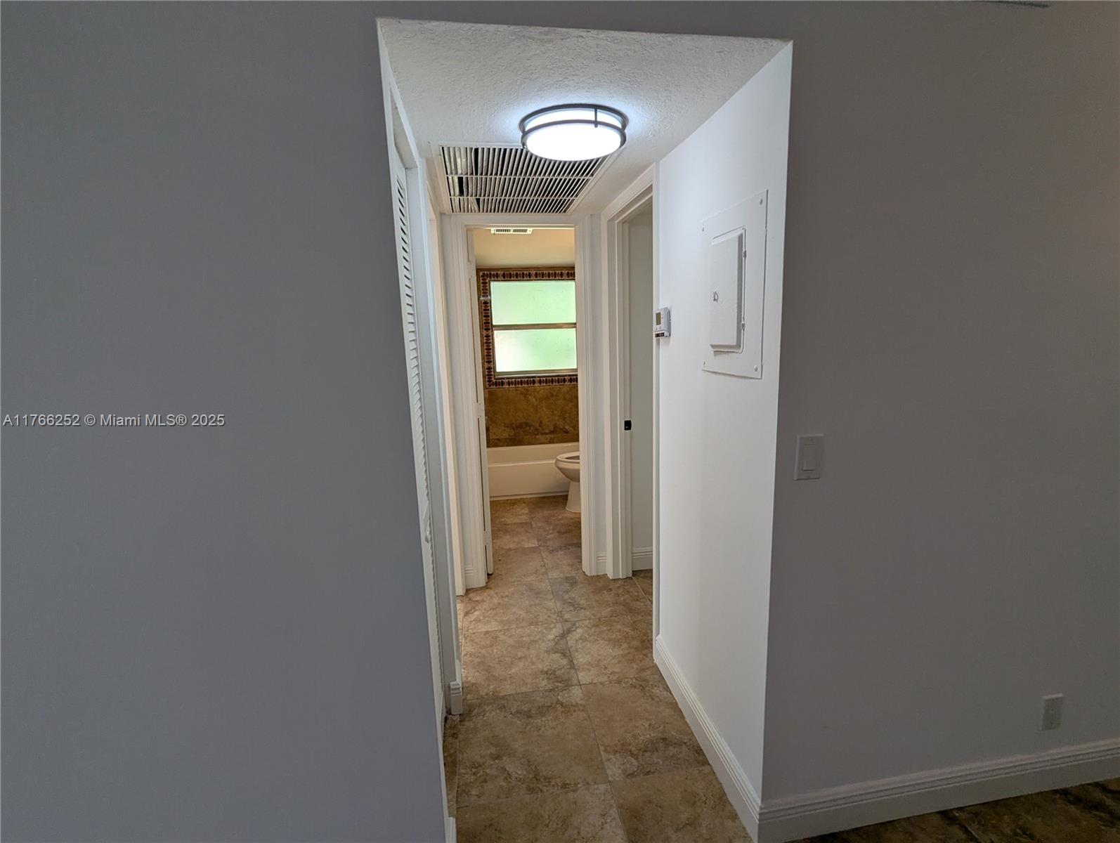 836 Twin Lakes Dr #19-B, Coral Springs, Florida image 18