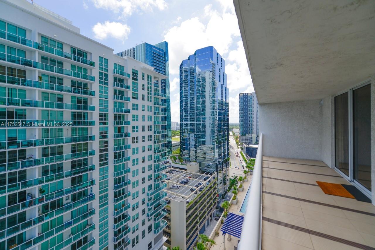 Apartamento à Venda em Miami, FL