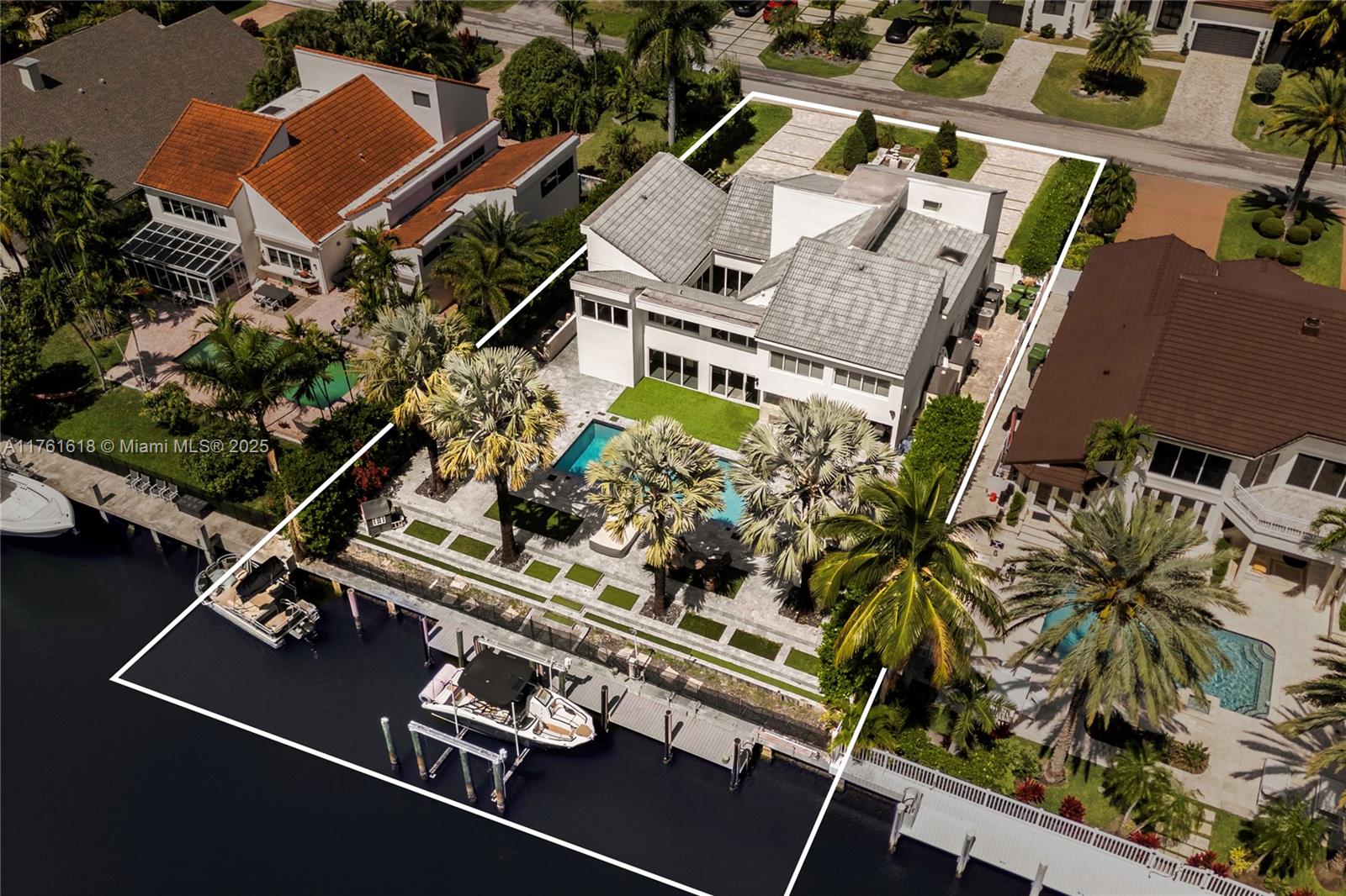 449 Holiday Dr, Hallandale Beach, Florida image 1