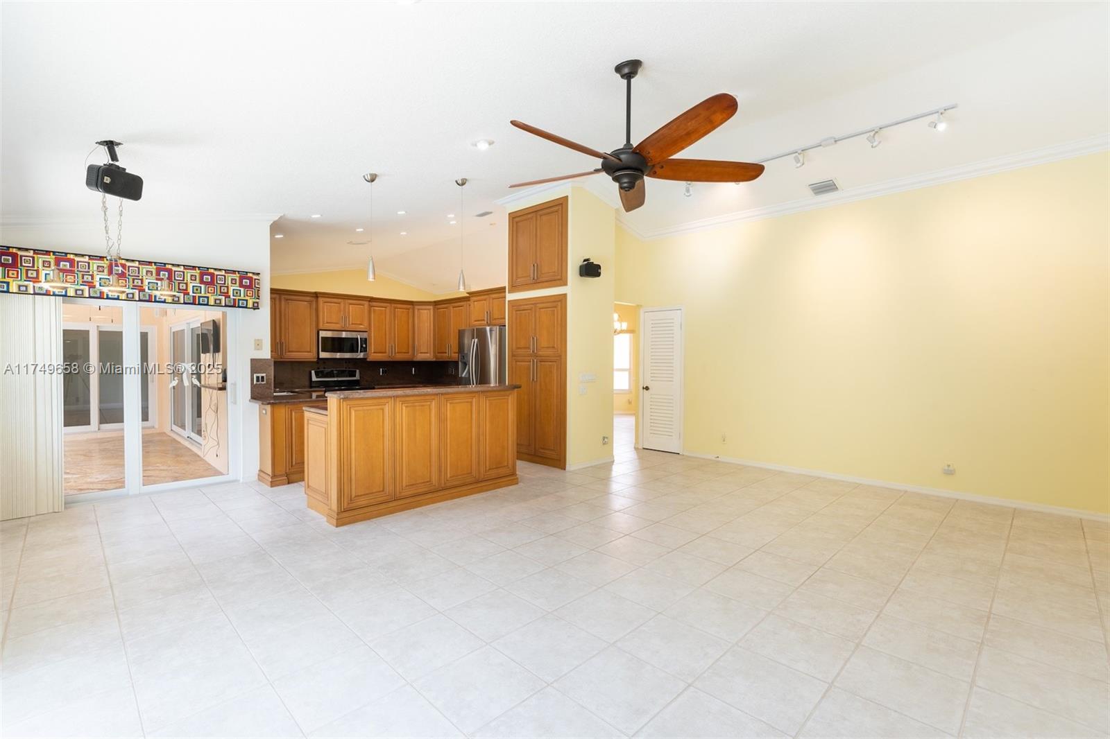 Listing Photo 15