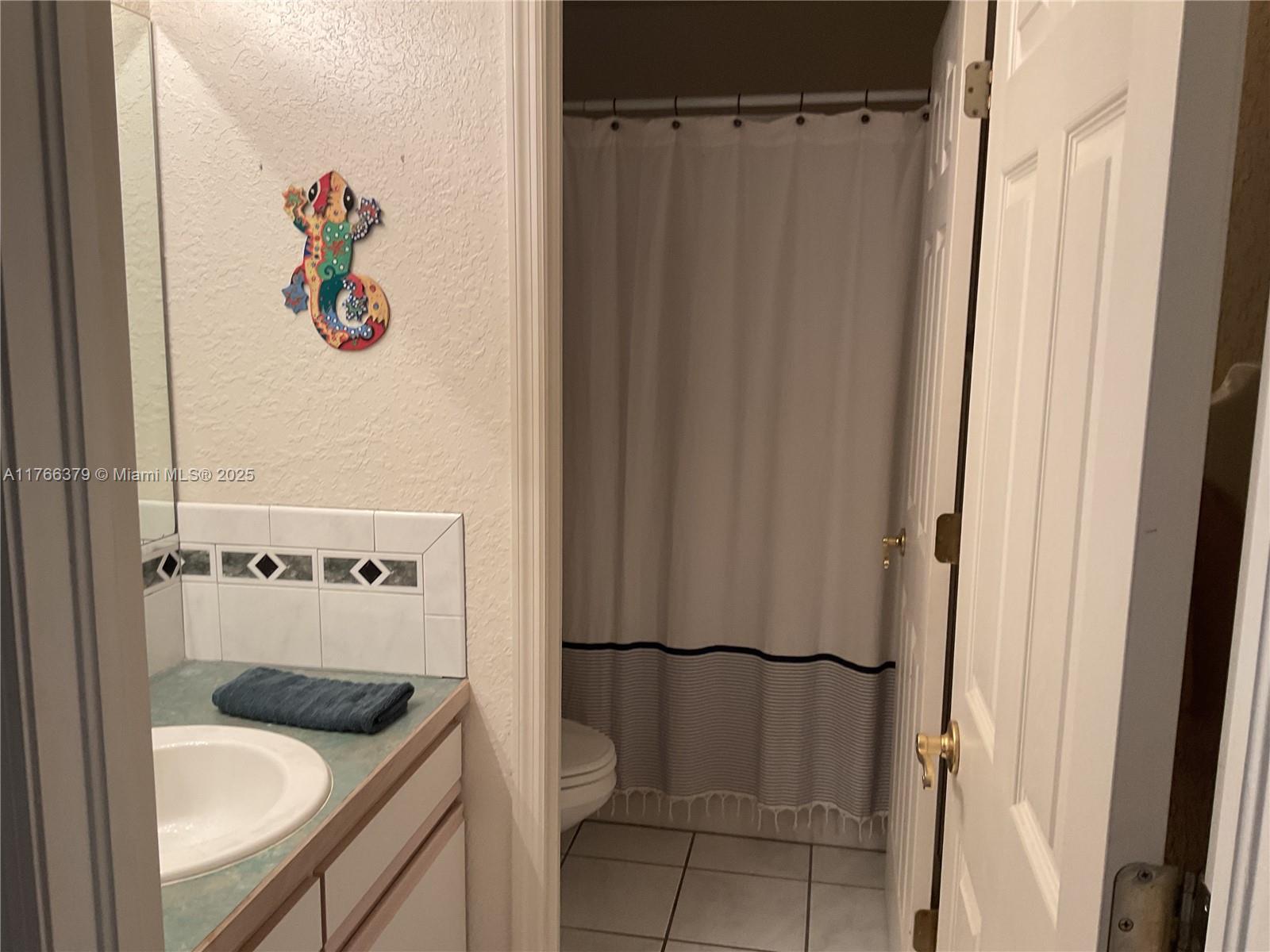 815 Greenview Dr, Tampa, Florida image 20