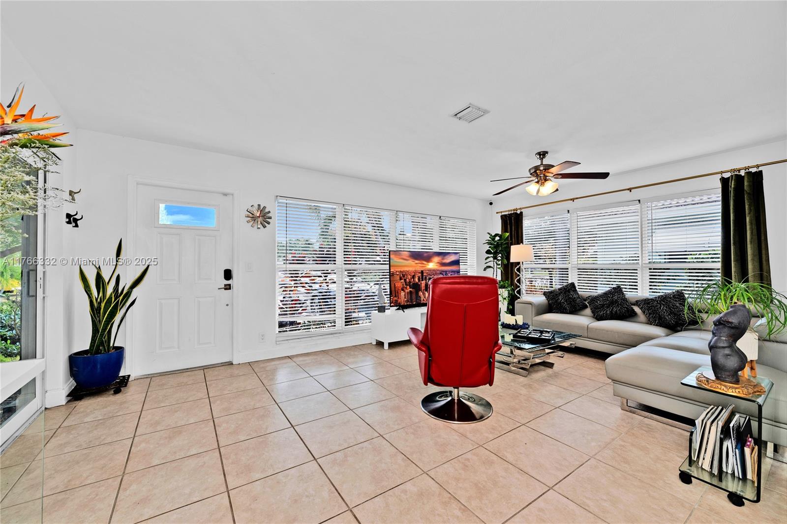 3449 NE 17th Way, Oakland Park, Florida image 2