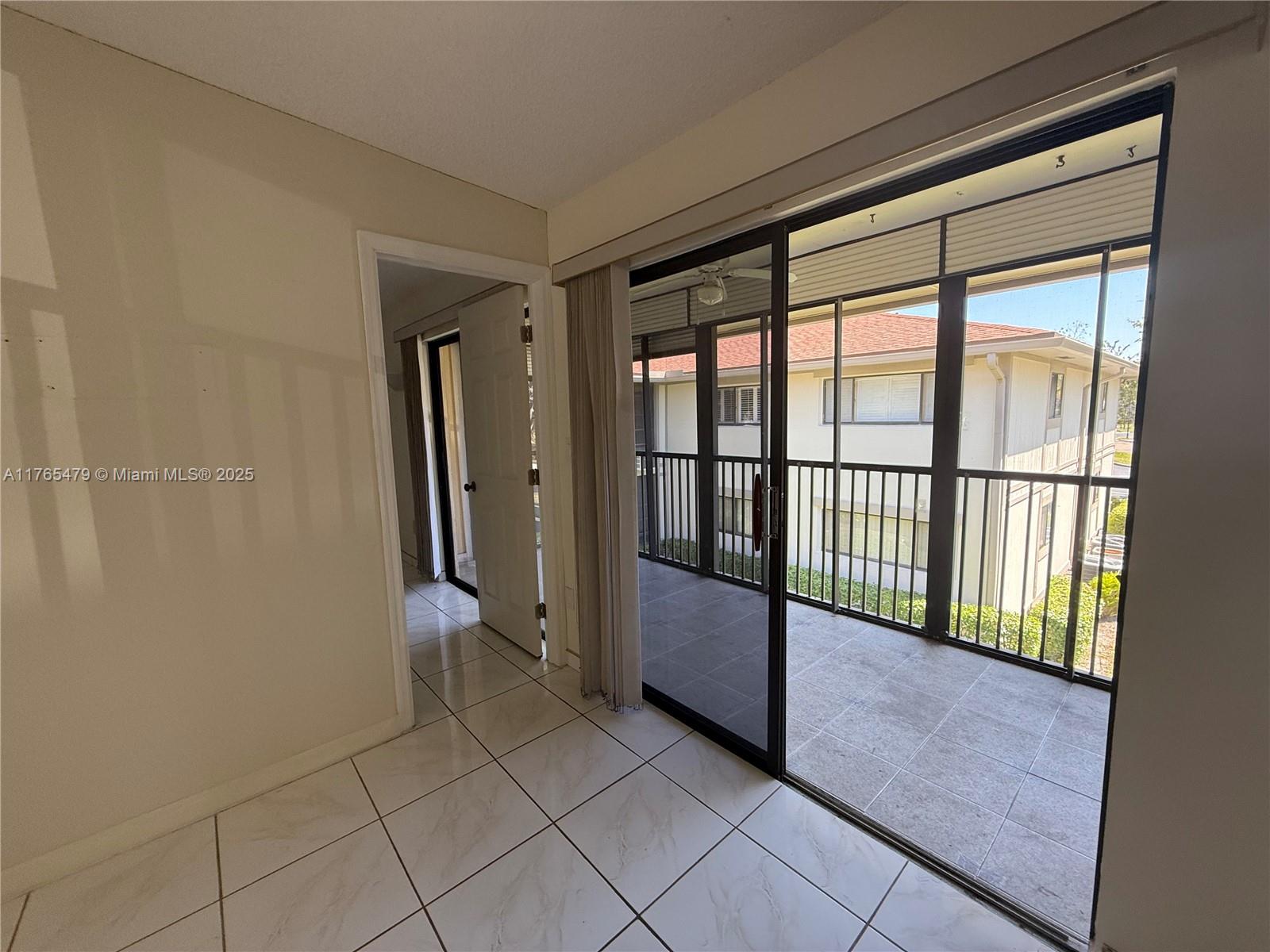 10597 E Clairmont Cir #212, Tamarac, Florida image 31