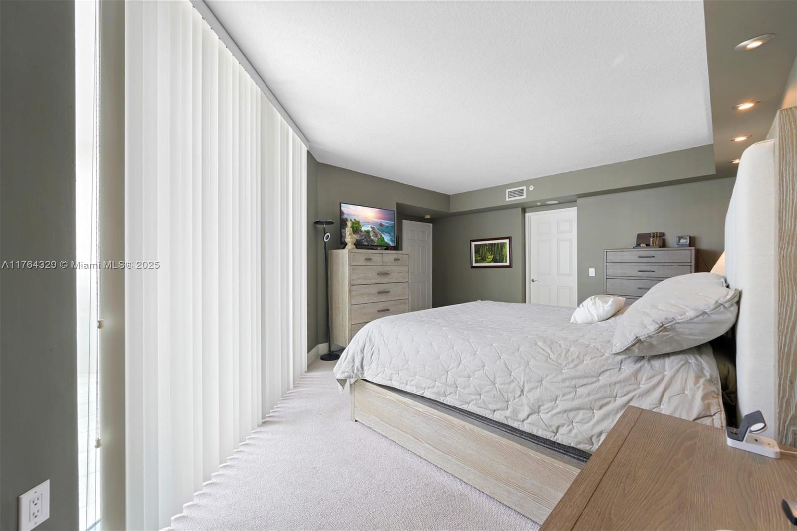 3370 Hidden Bay Dr #507, Aventura, Florida image 19