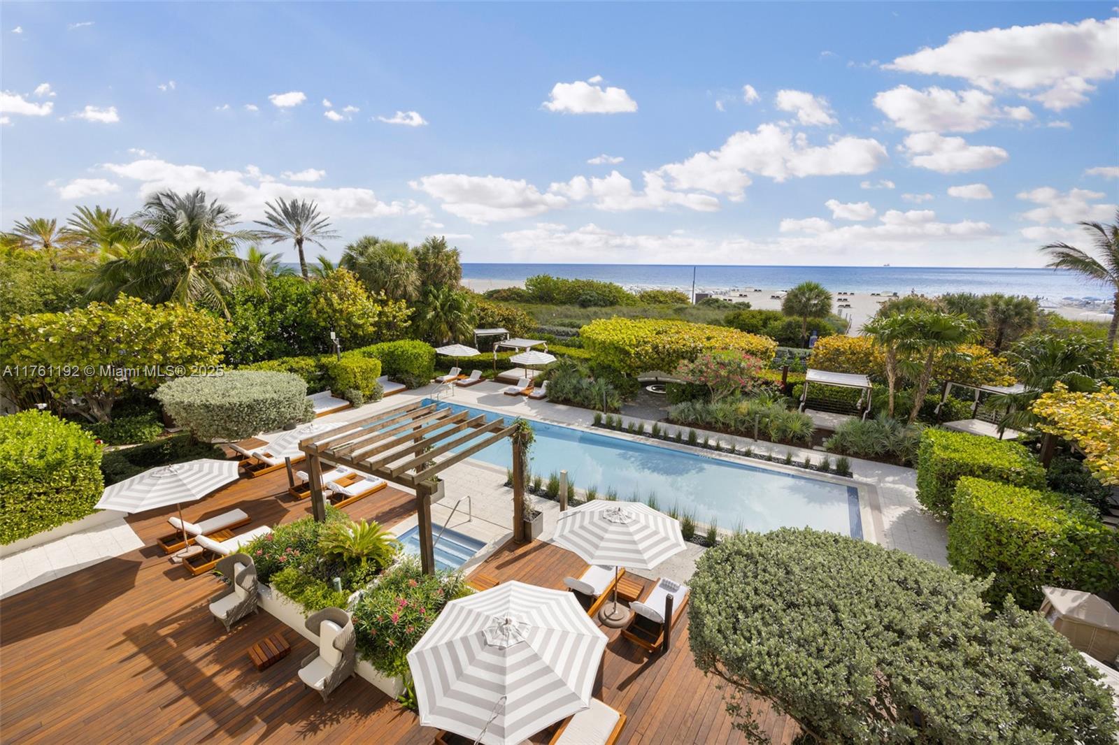 125 Ocean Dr #U-0303