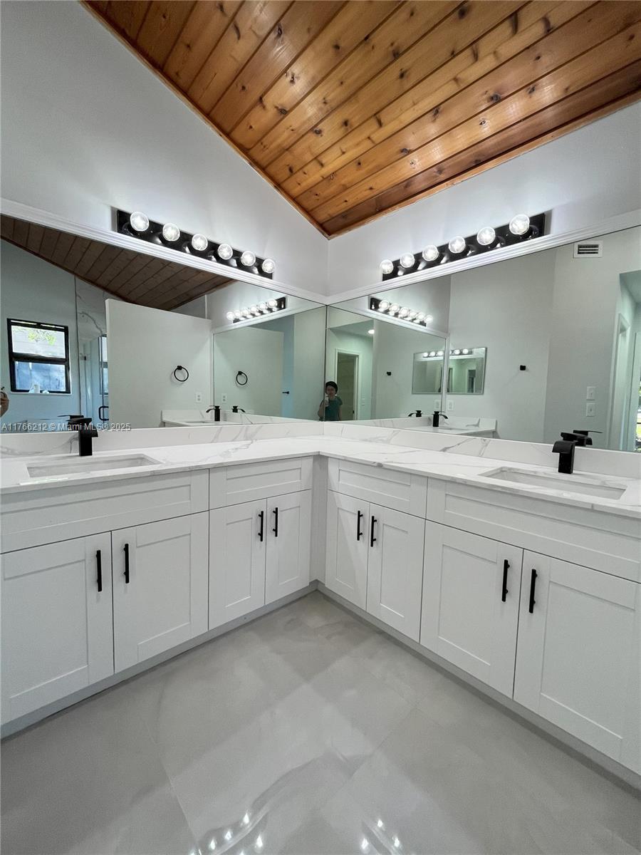 1182 Raintree Ln, Wellington, Florida image 11