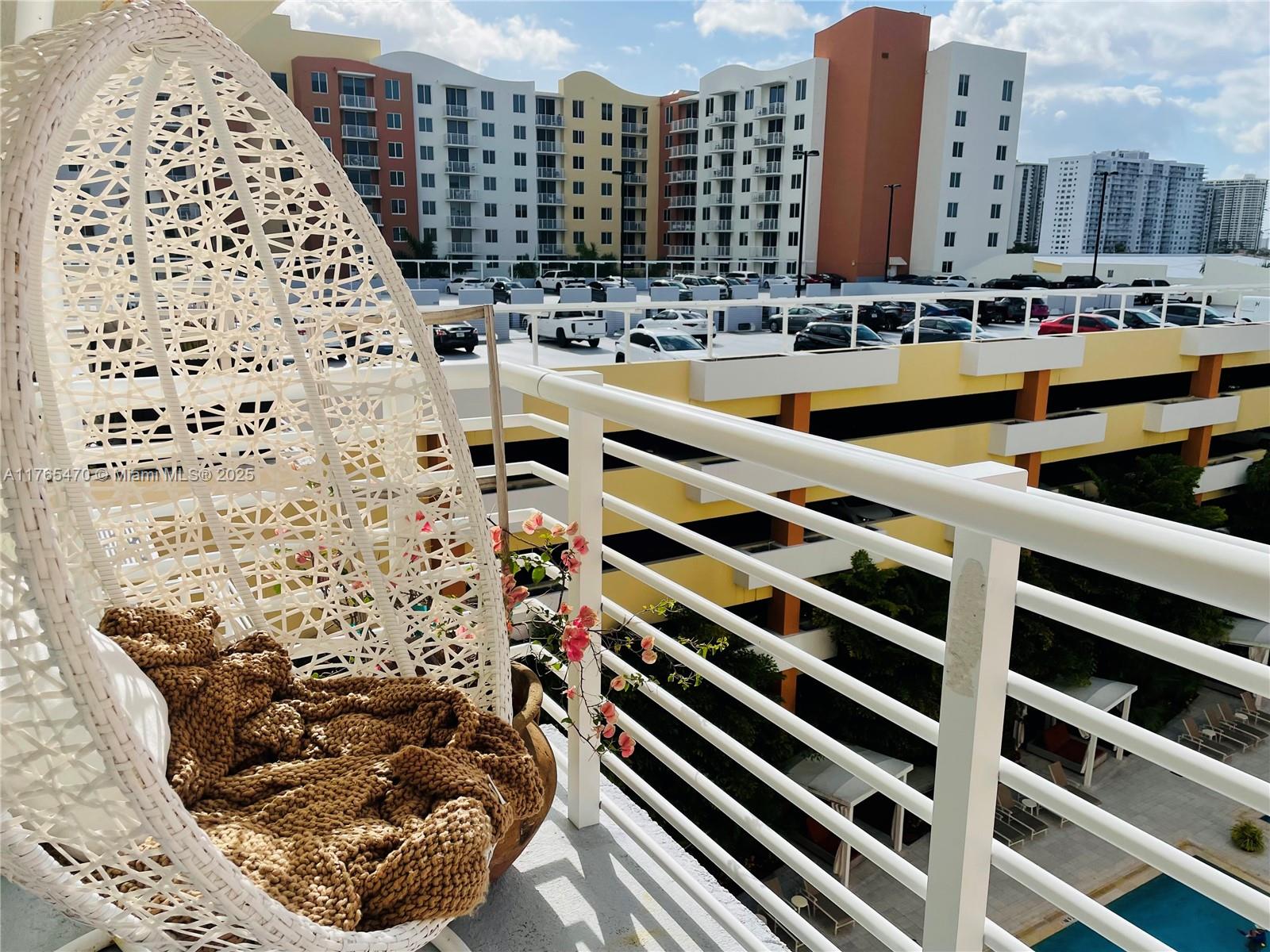 2775 NE 187th St #628, Aventura, Florida image 2