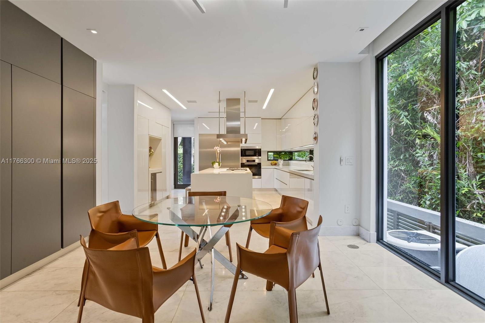 610 Harbor Cir, Key Biscayne, Florida image 14