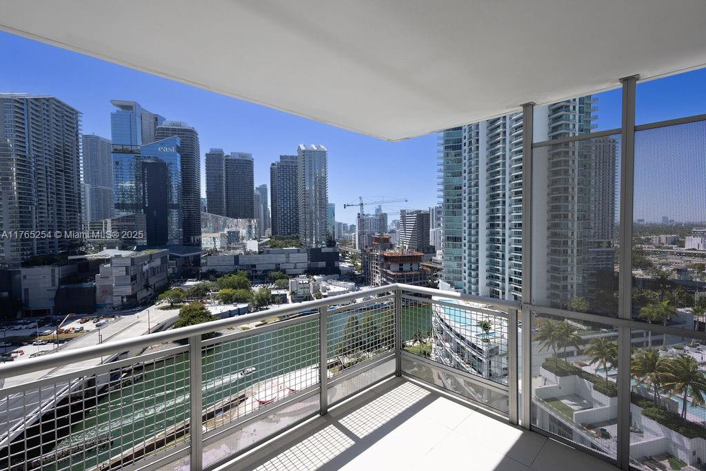 350 S Miami Ave #2112, Miami FL 33130