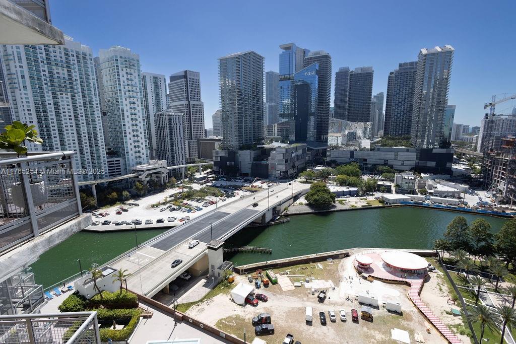 350 S Miami Ave #2112, Miami FL 33130
