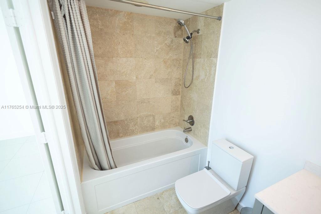 350 S Miami Ave #2112, Miami FL 33130