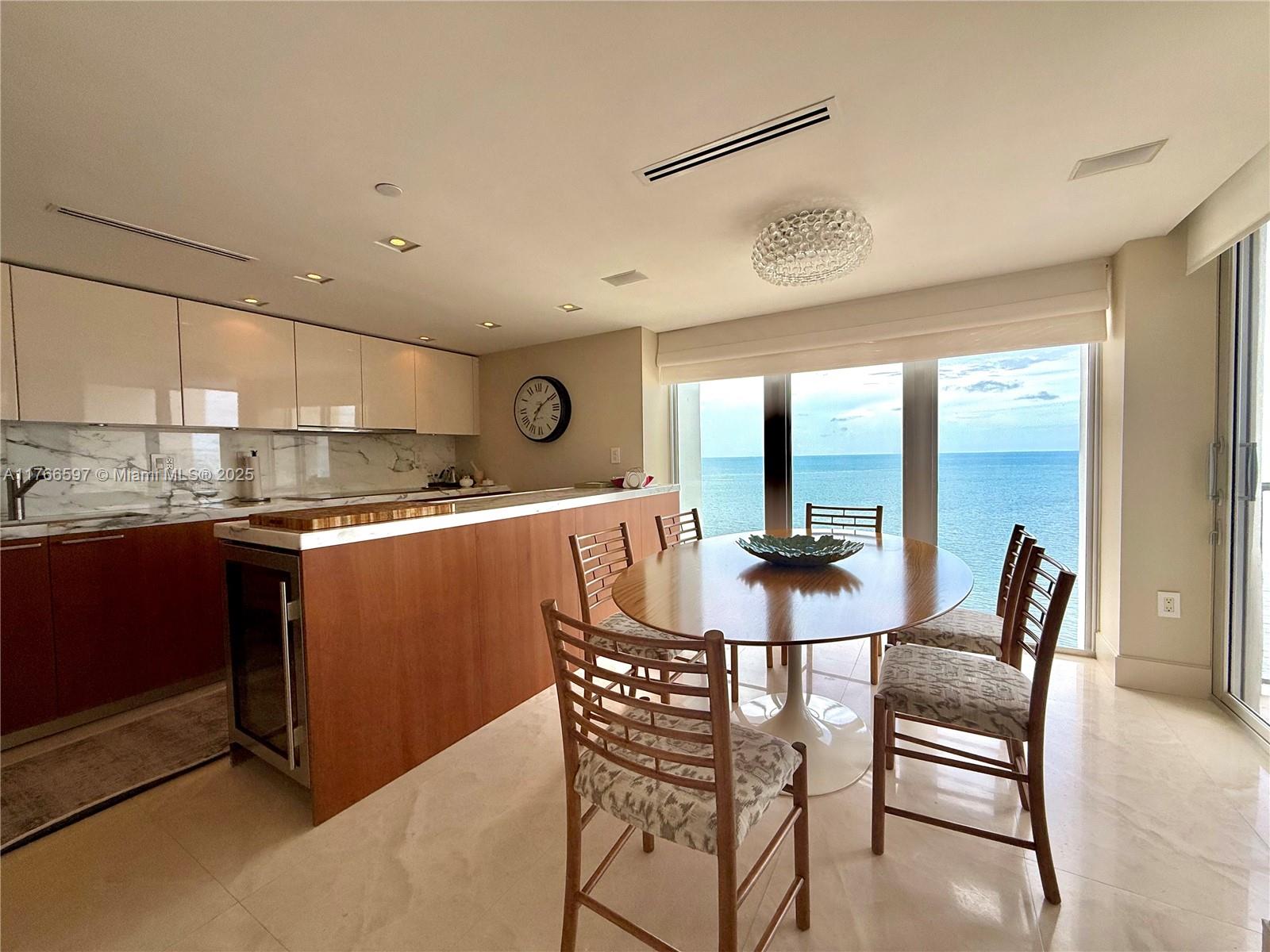 881 Ocean Dr #25E, Key Biscayne FL 33149