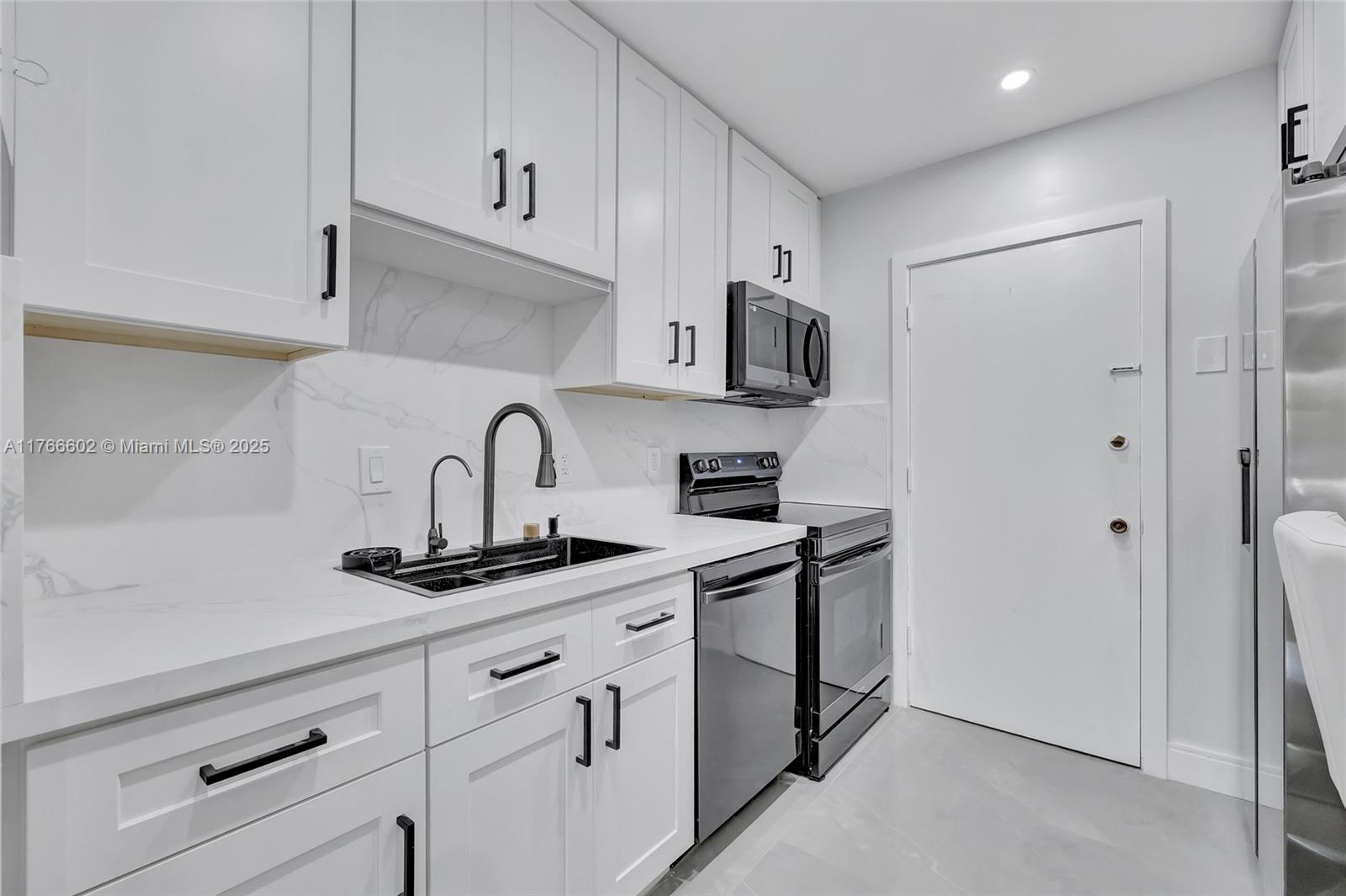 2271 NE 68th St #2026, Fort Lauderdale, Florida image 2