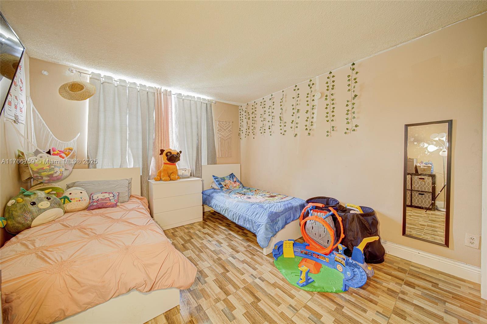Listing Photo 14