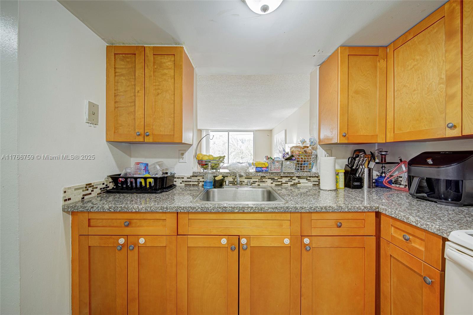 Listing Photo 8