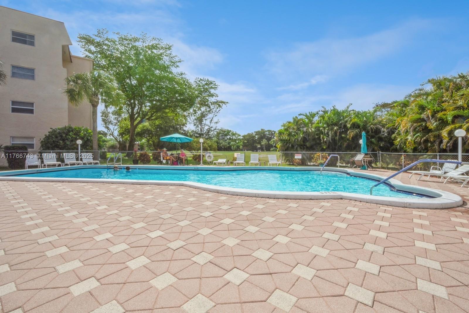 1045 Country Club Dr #304, Margate, Florida image 31