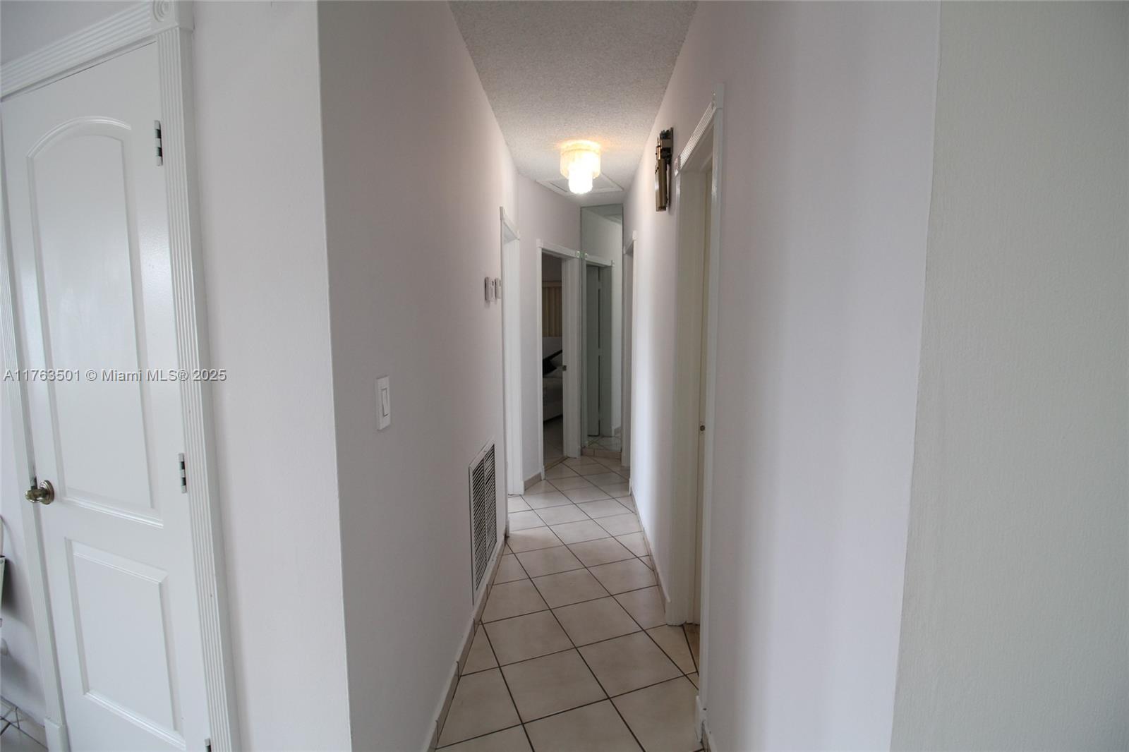 11040 NW 60 Ct, Hialeah, Florida image 12