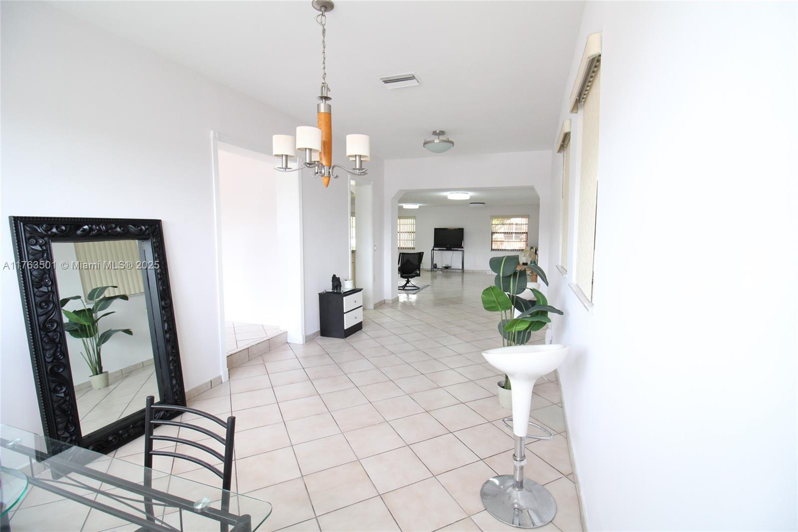 11040 NW 60 Ct, Hialeah, Florida image 6