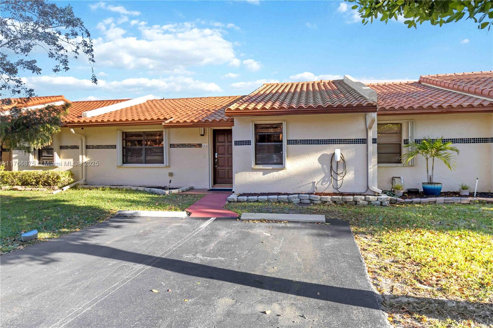 11217 SW 56th Cir, Cooper City, Florida image 2